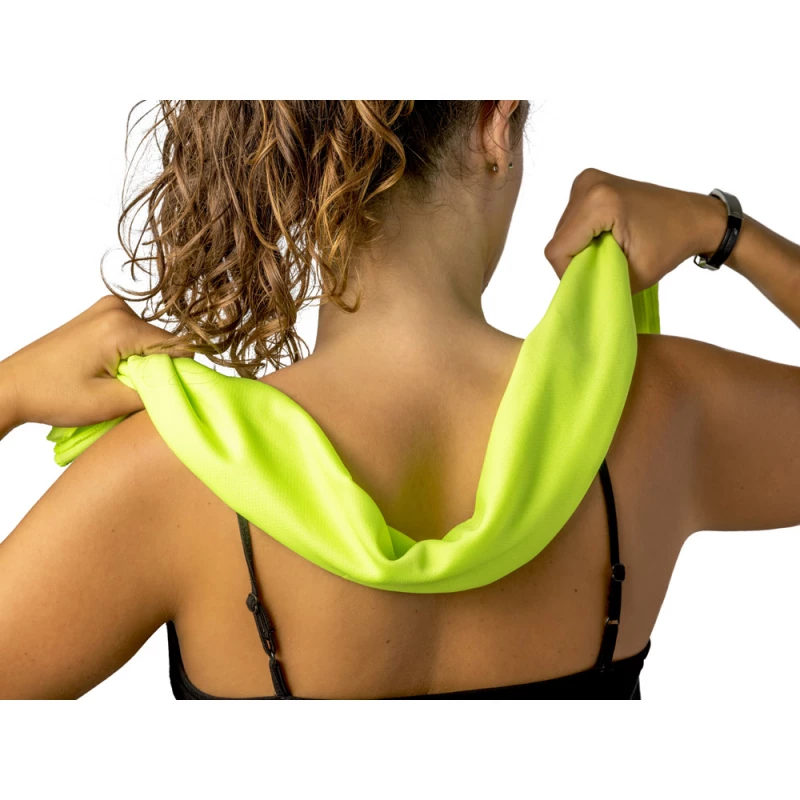 toalha esportiva refrescante em pet recilado 30x80cm